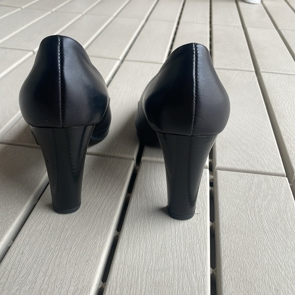 Leather pumps - Picture 7 of 9